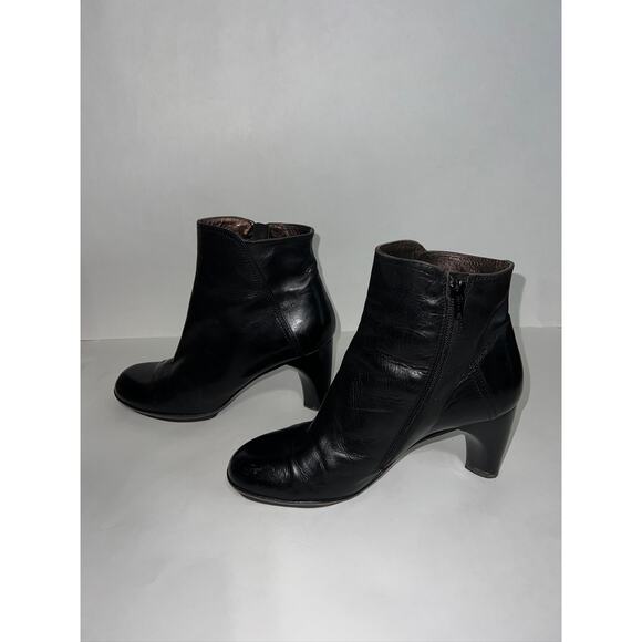 VERO CUOIO Black Leather Booties 1.5-2" Heels SIZE 39/8.5 - Picture 3 of 7